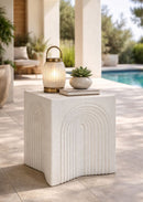 Tavolinetto Arc 47,5x58x47,5 cm in Mgo Crema      
